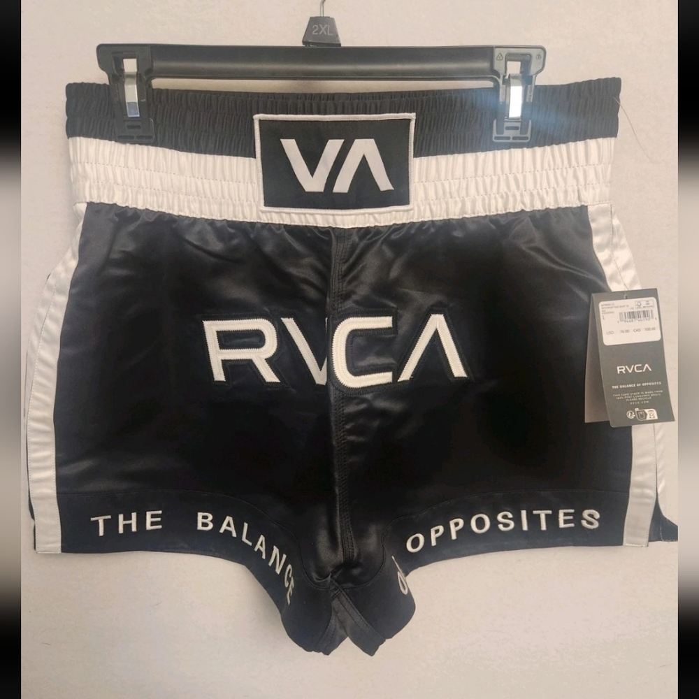 NWT RVCA Muay Thai Men's Athletic Shorts in black size L
